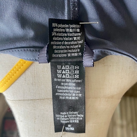 239 Victoria's Secret Windbreaker Gray high low Medium LAST CHANCE - Picture 8 of 14